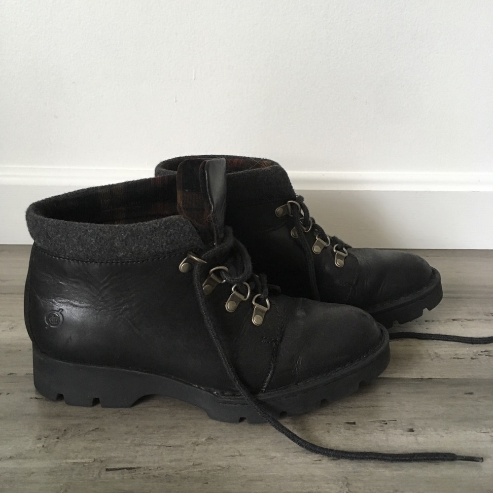 Born hiking boots